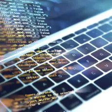 Laptop mit geöffnetem Analyse-Chart – datenbasierte mobile und Ladezeit Optimierung.